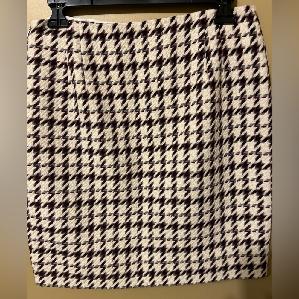 White House Black Market Women’s Houndstooth Skirt Size 6 Lined Knee Length Pink